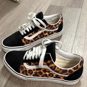 Leopard vans